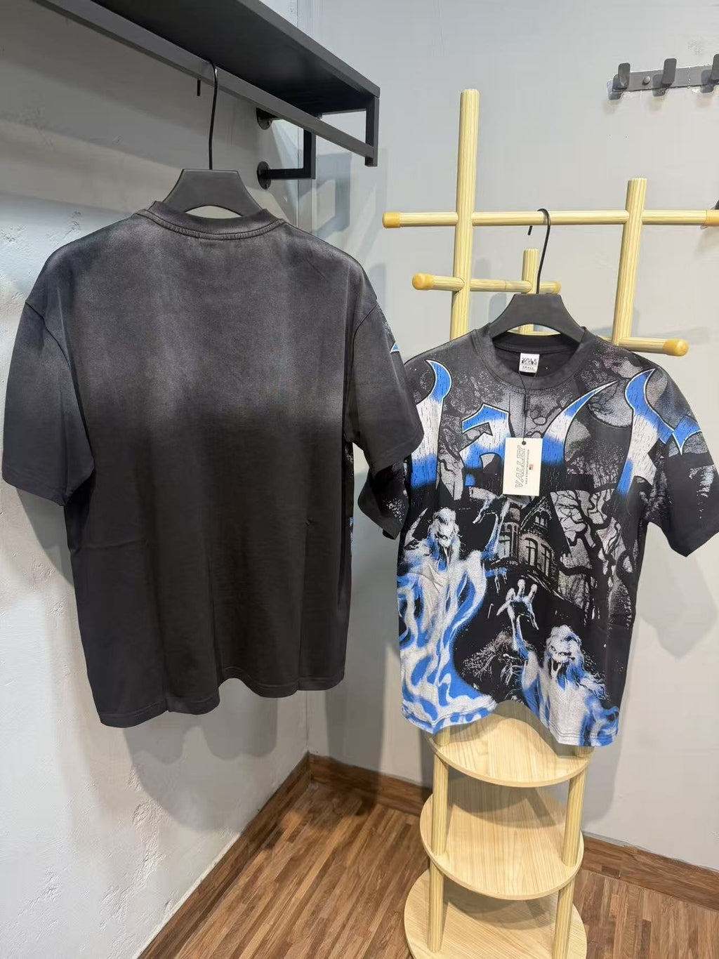 VALE USA Haunted House Ghost Graphic T-Shirt